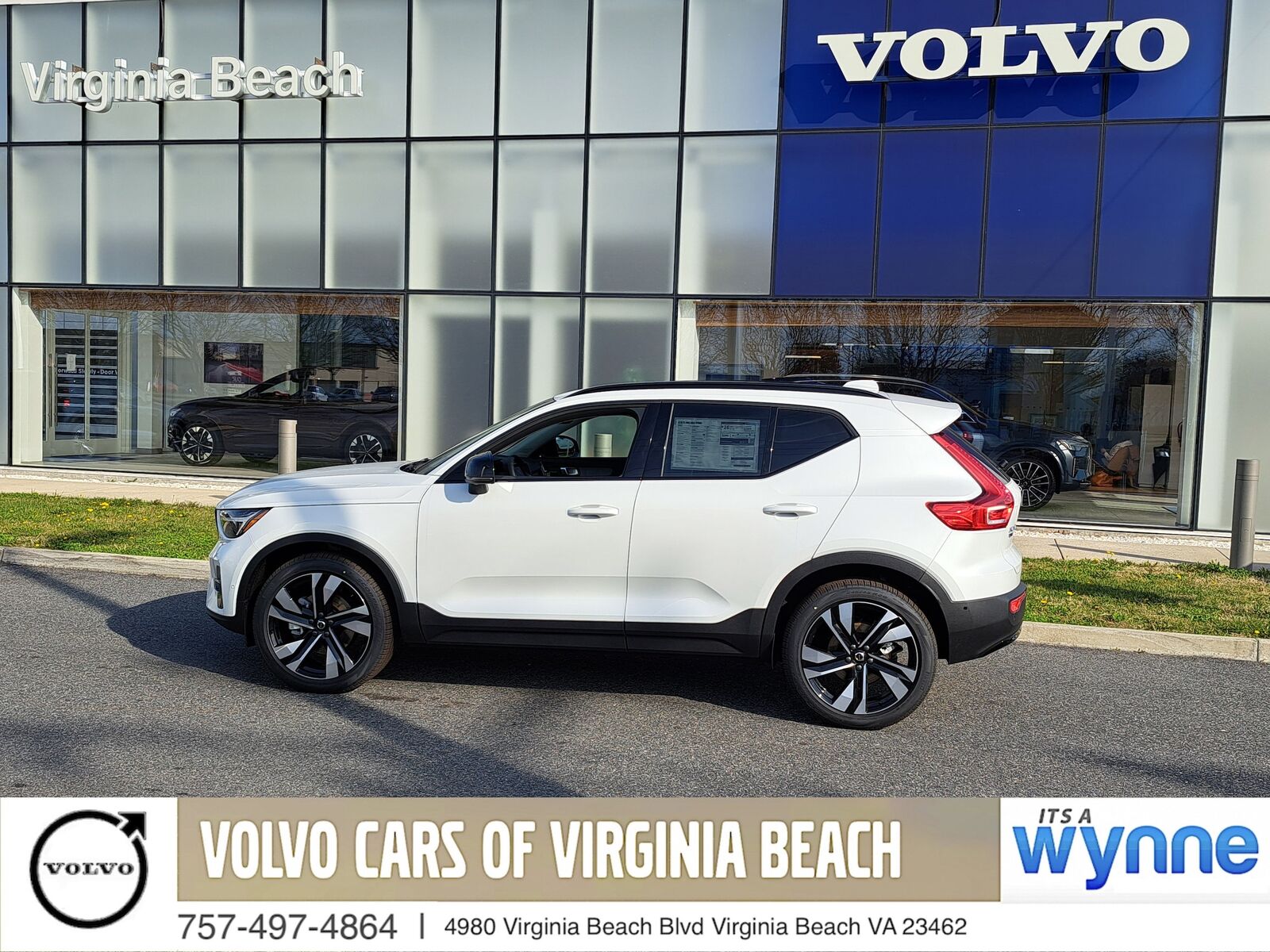 2026 VOLVO XC40