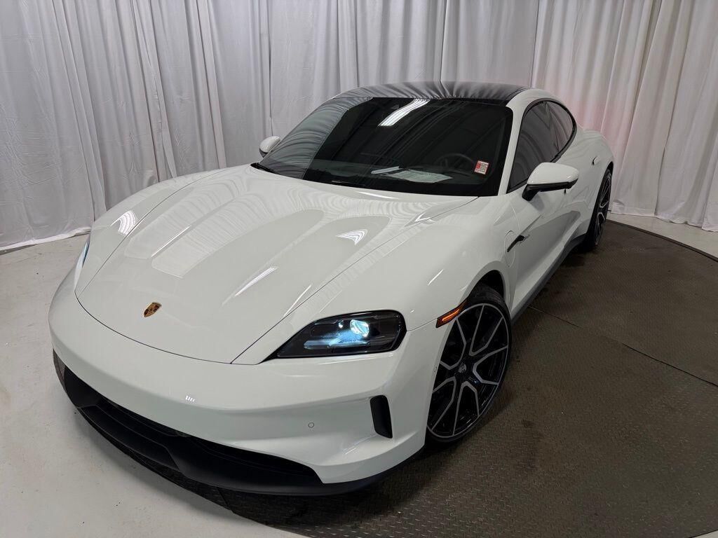 2025 PORSCHE Taycan