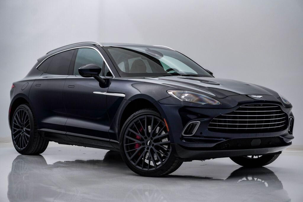 2021 ASTON MARTIN DBX