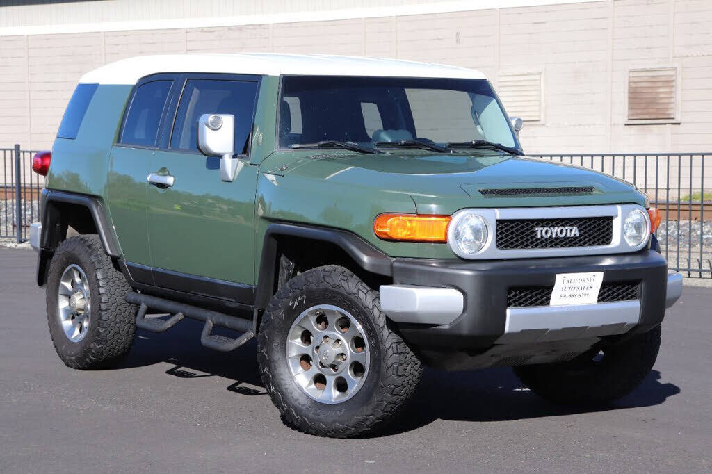 2013 TOYOTA FJ Cruiser