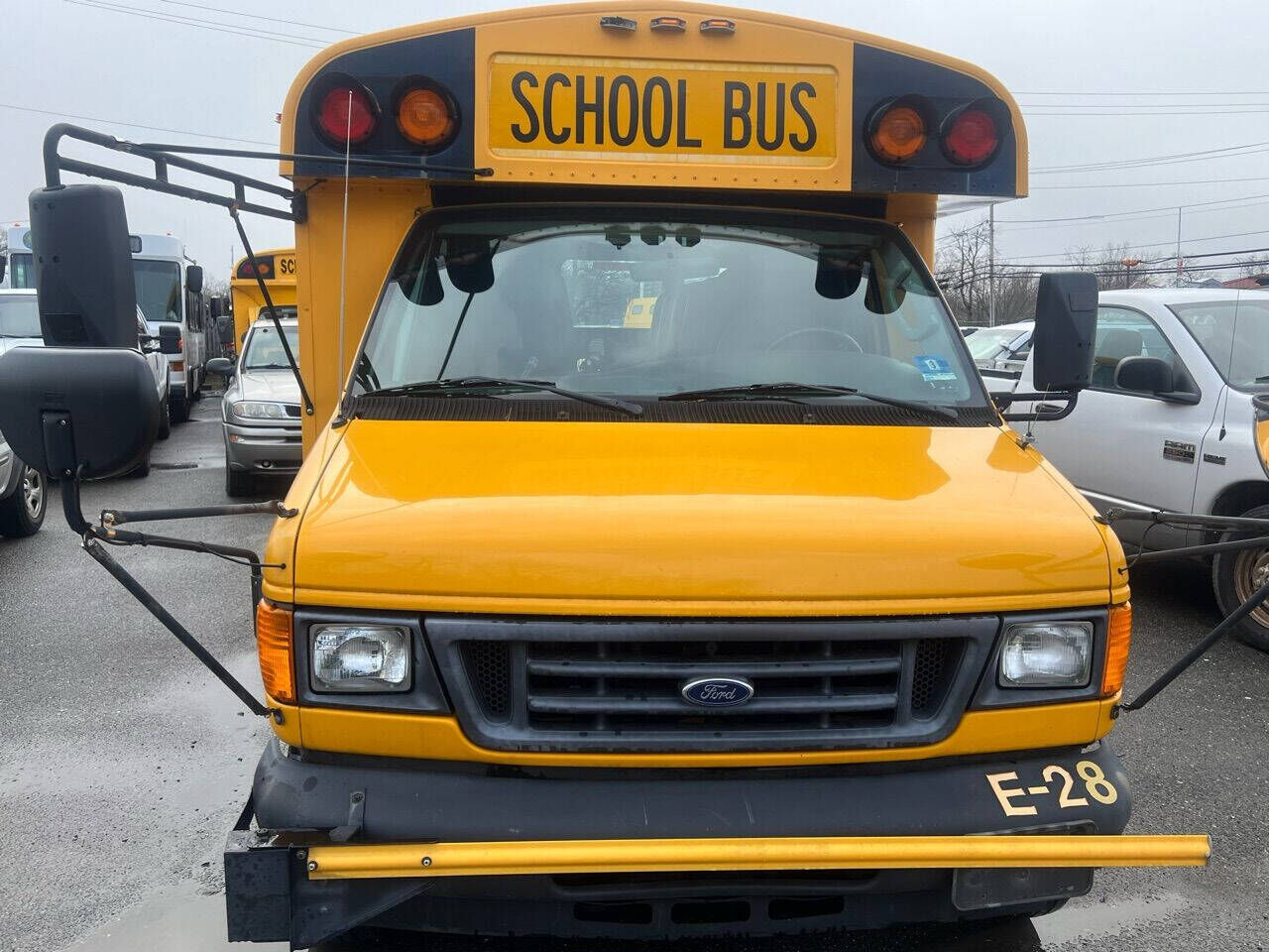 2006 FORD E-350