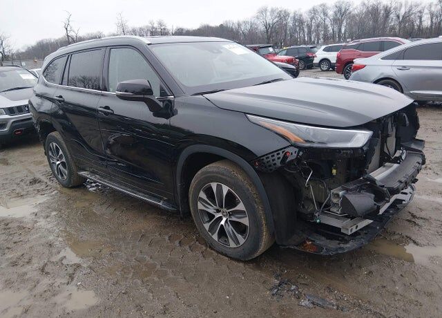 2022 TOYOTA Highlander