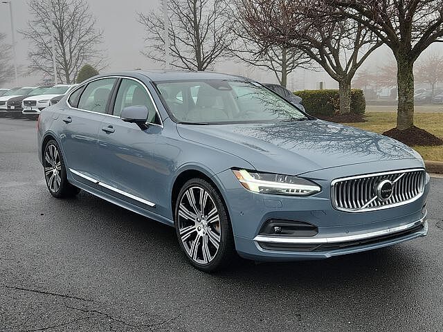2023 VOLVO S90