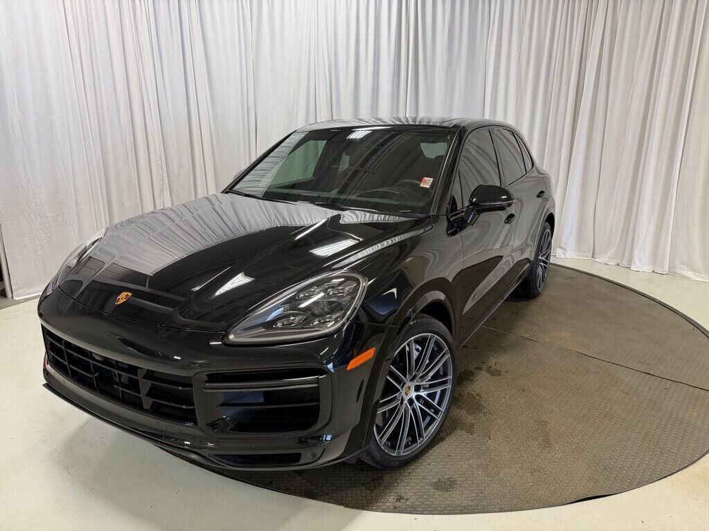 2023 PORSCHE Cayenne