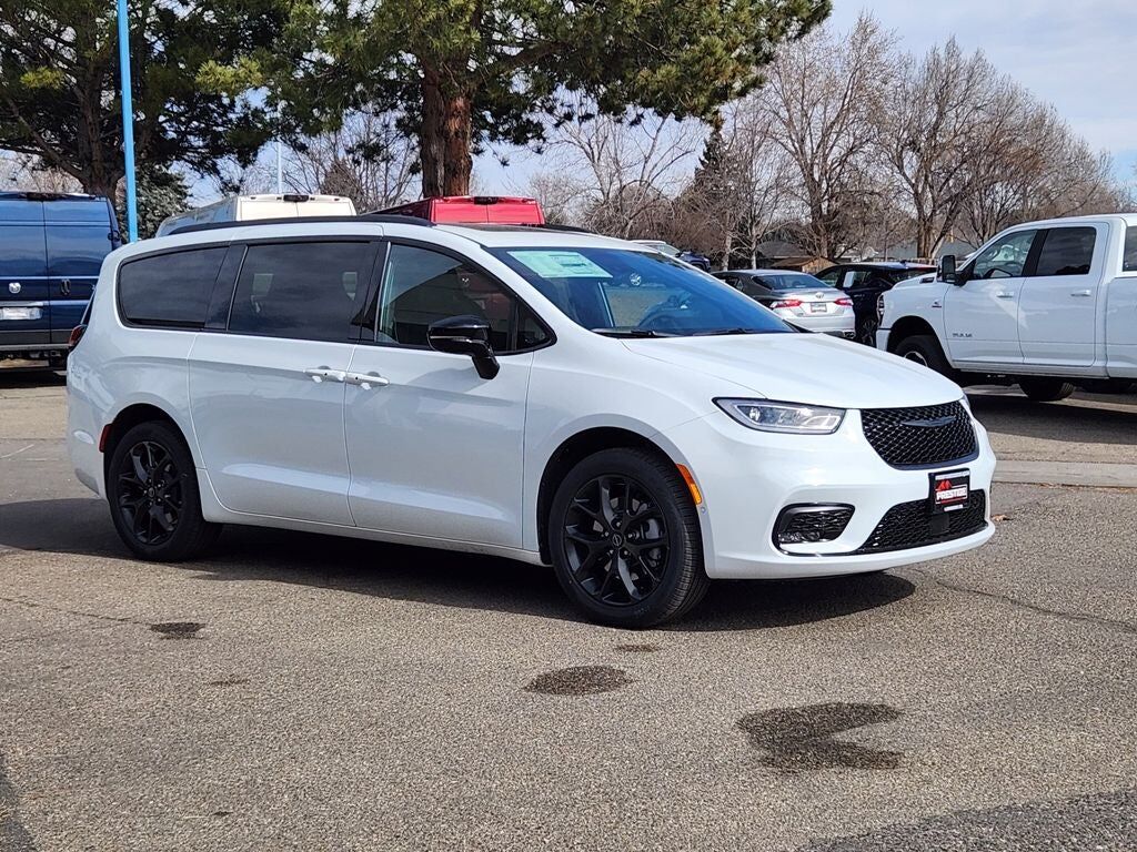 2026 CHRYSLER Pacifica