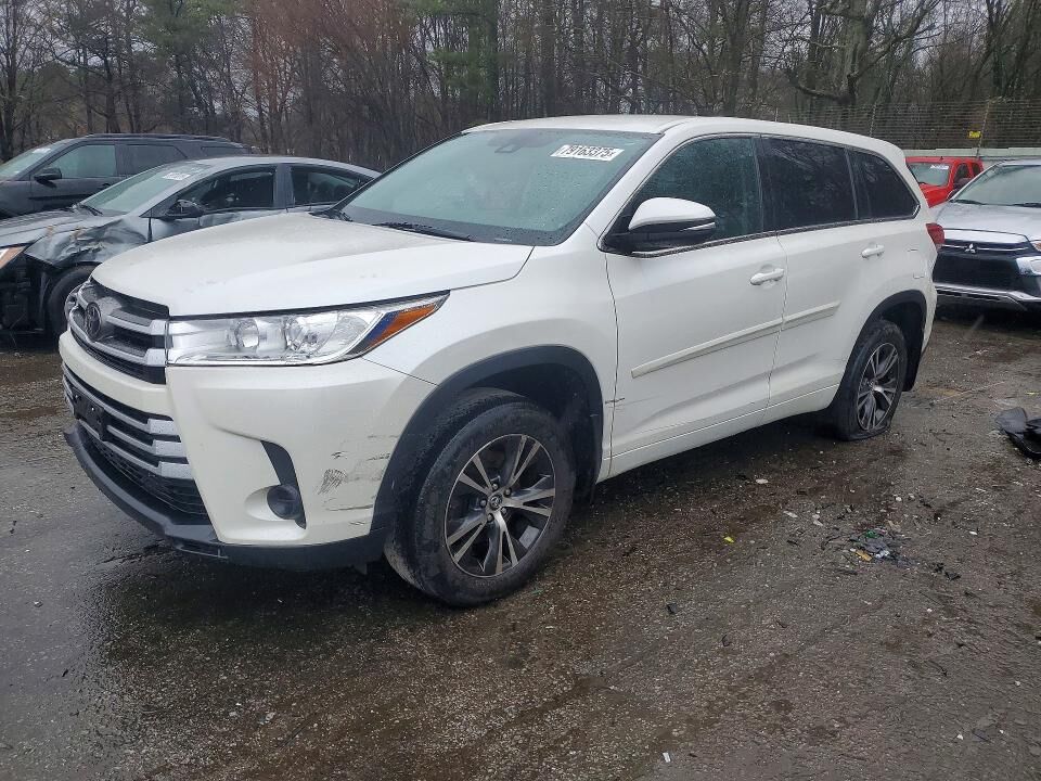 2017 TOYOTA Highlander