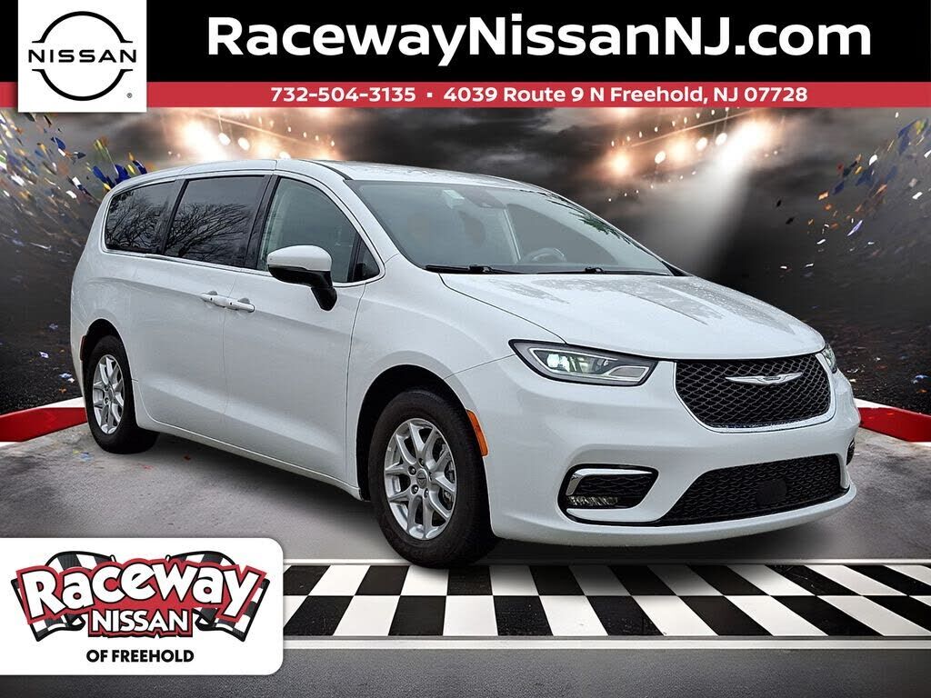 2023 CHRYSLER Pacifica