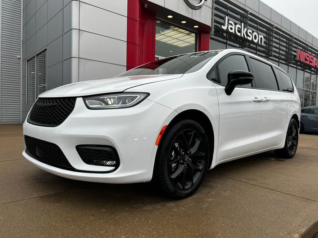 2025 CHRYSLER Pacifica