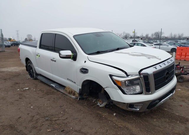 2017 NISSAN Titan