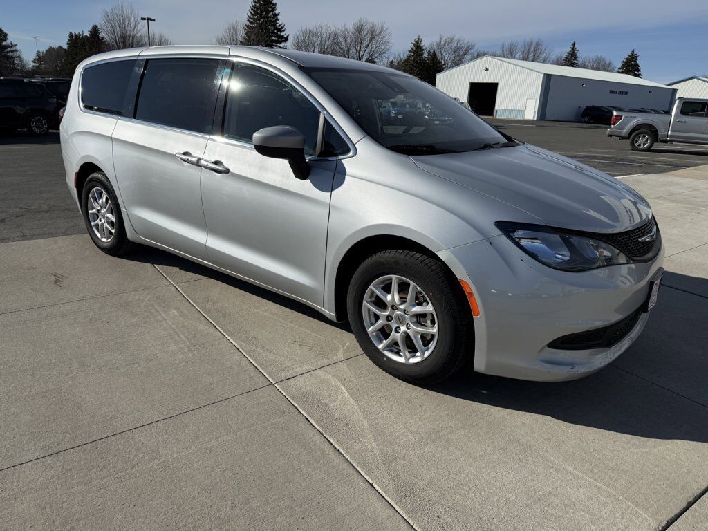 2023 CHRYSLER Voyager