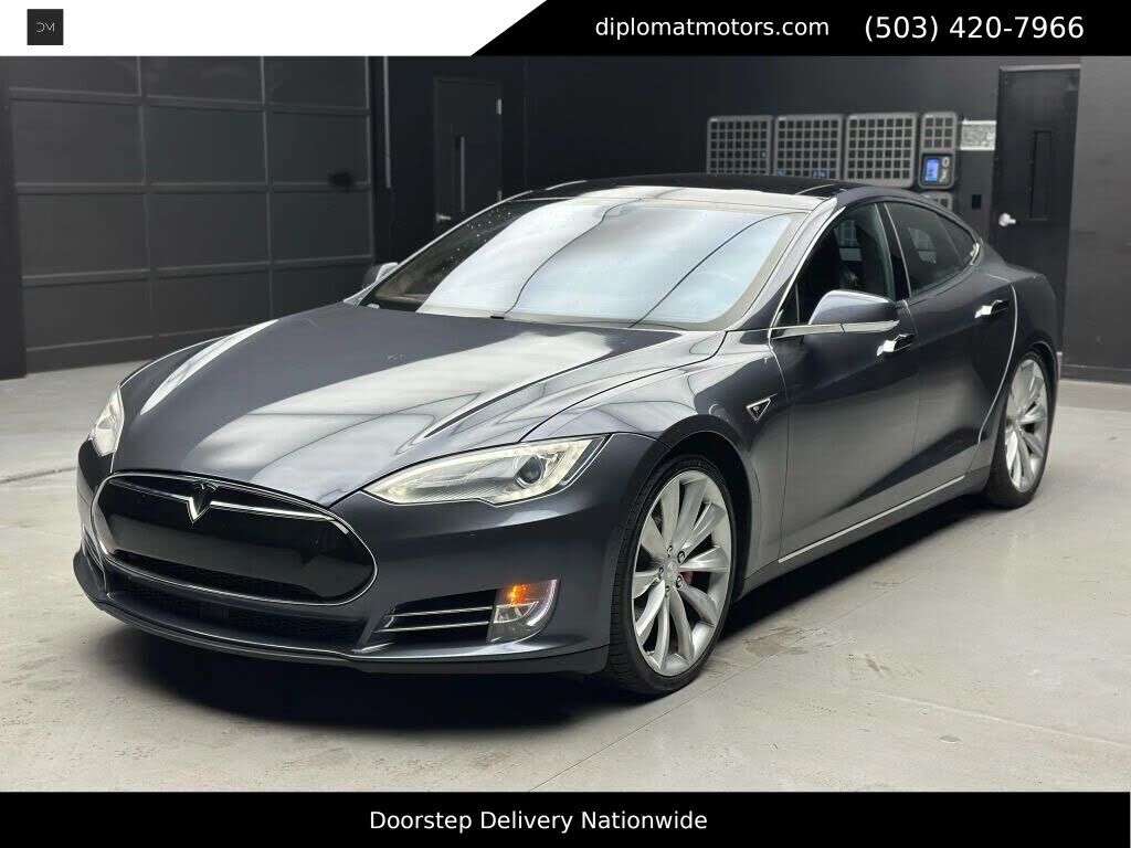 2015 TESLA Model S