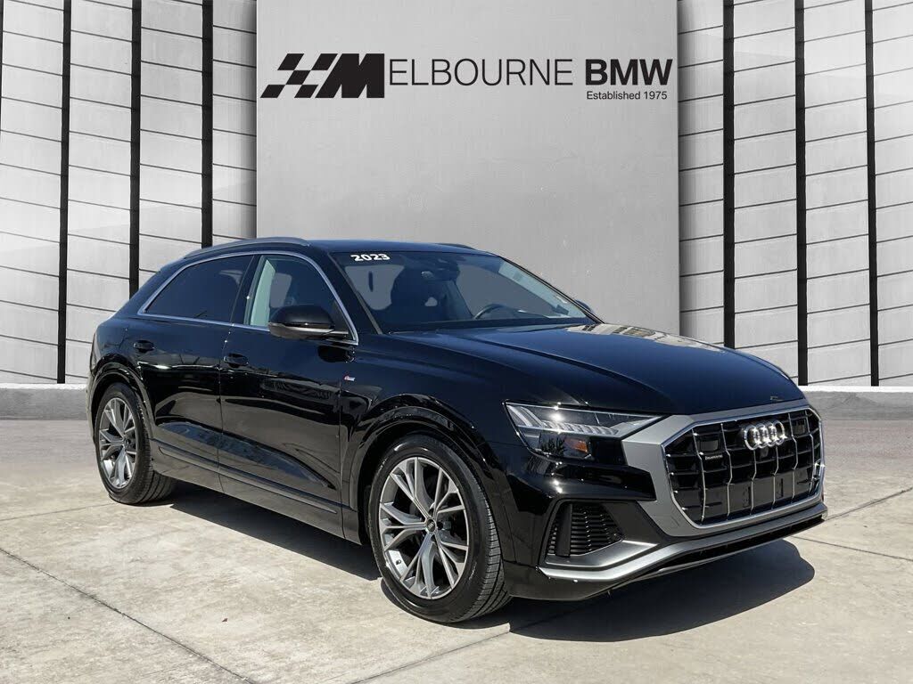 2023 AUDI Q8
