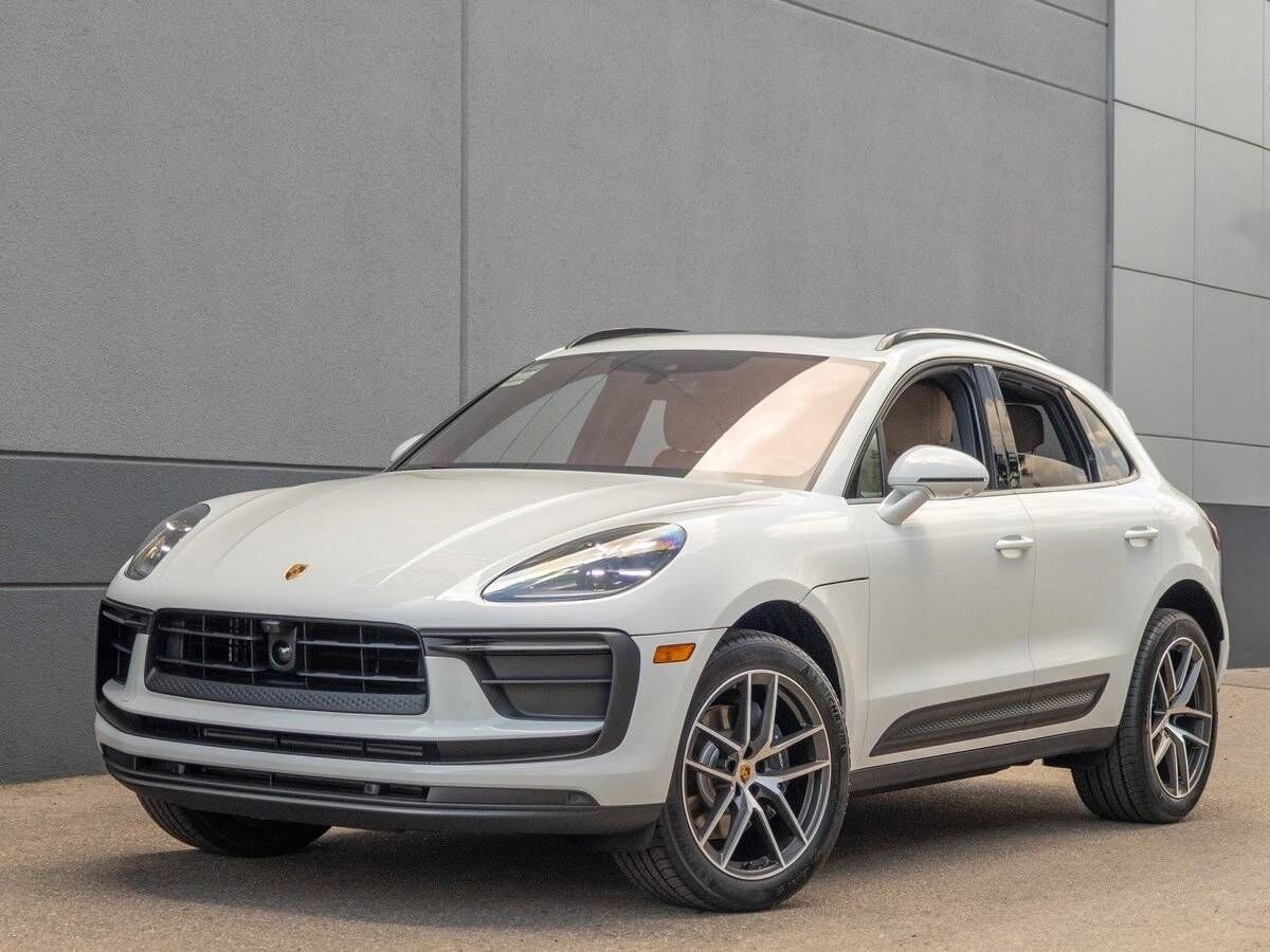 2025 PORSCHE Macan