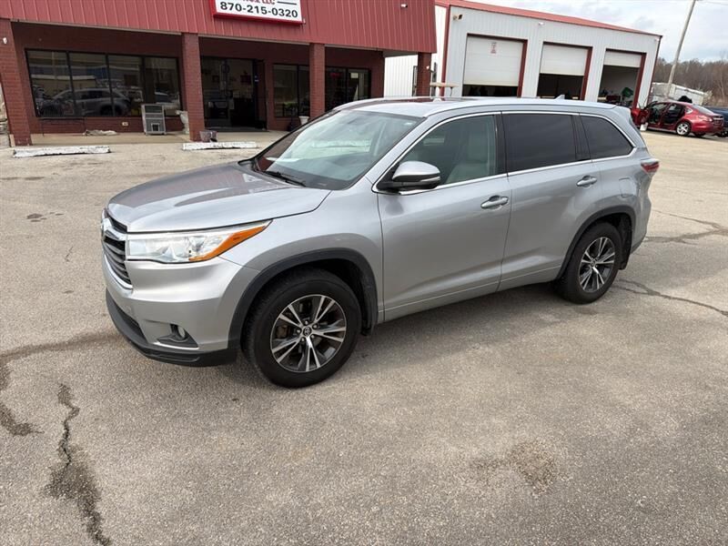 2016 TOYOTA Highlander