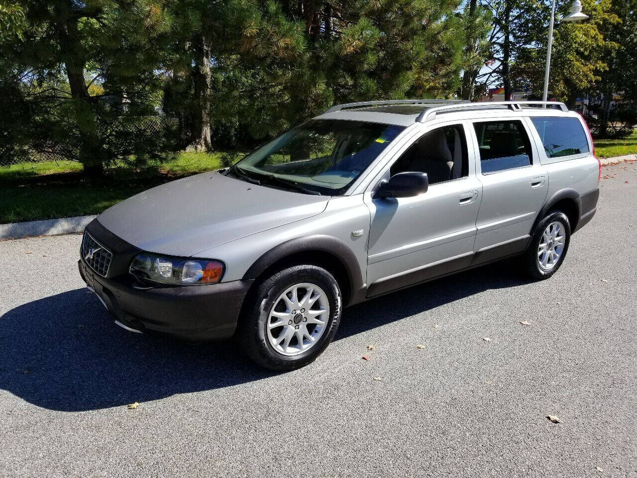 2004 VOLVO XC70