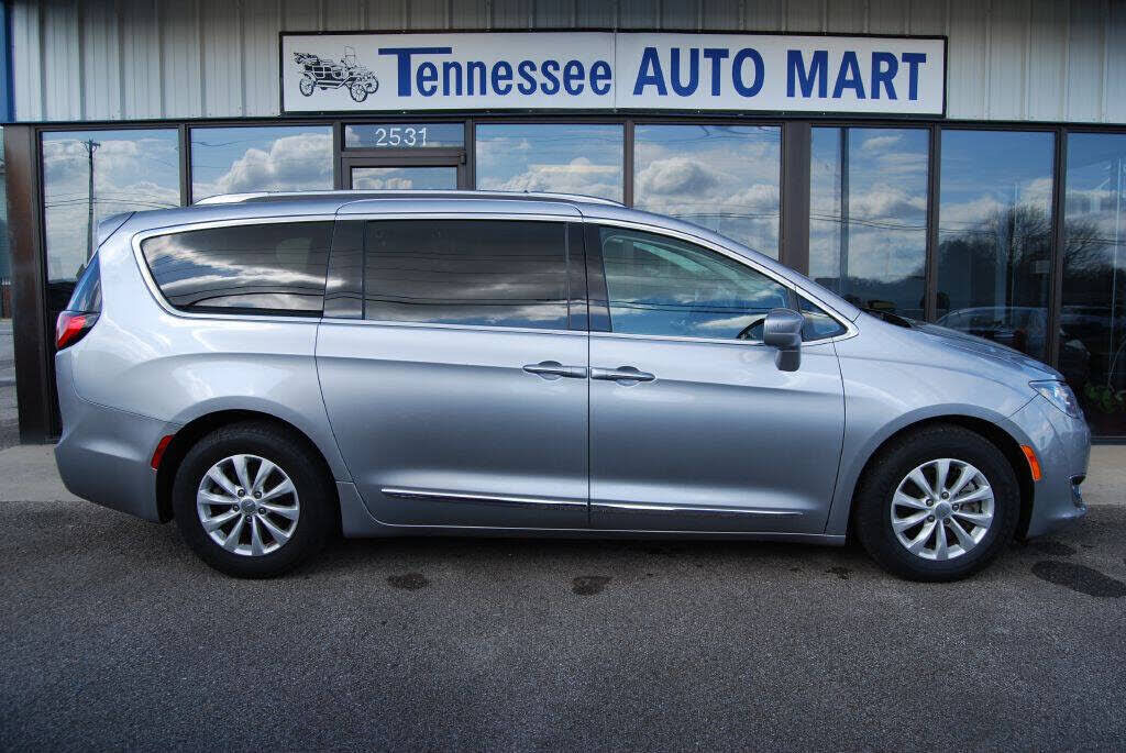 2019 CHRYSLER Pacifica