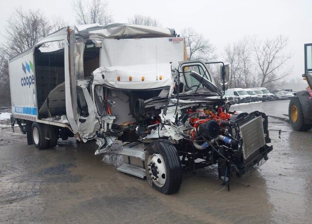 2024 FREIGHTLINER M2