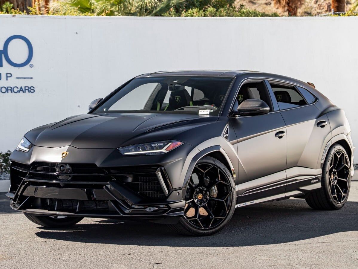 2023 LAMBORGHINI URUS