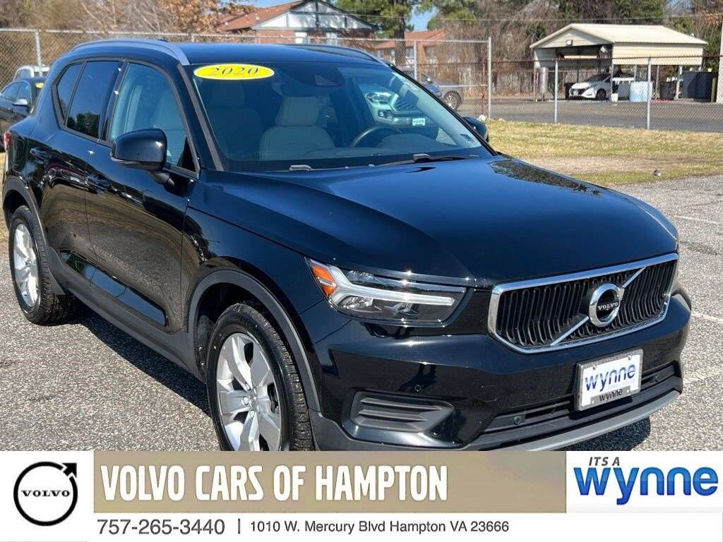 2020 VOLVO XC40