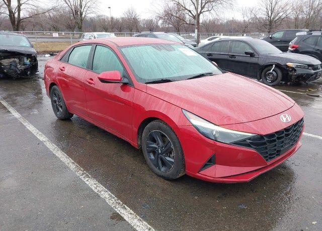 2022 HYUNDAI Elantra