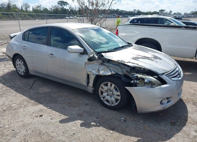 2010 NISSAN Altima