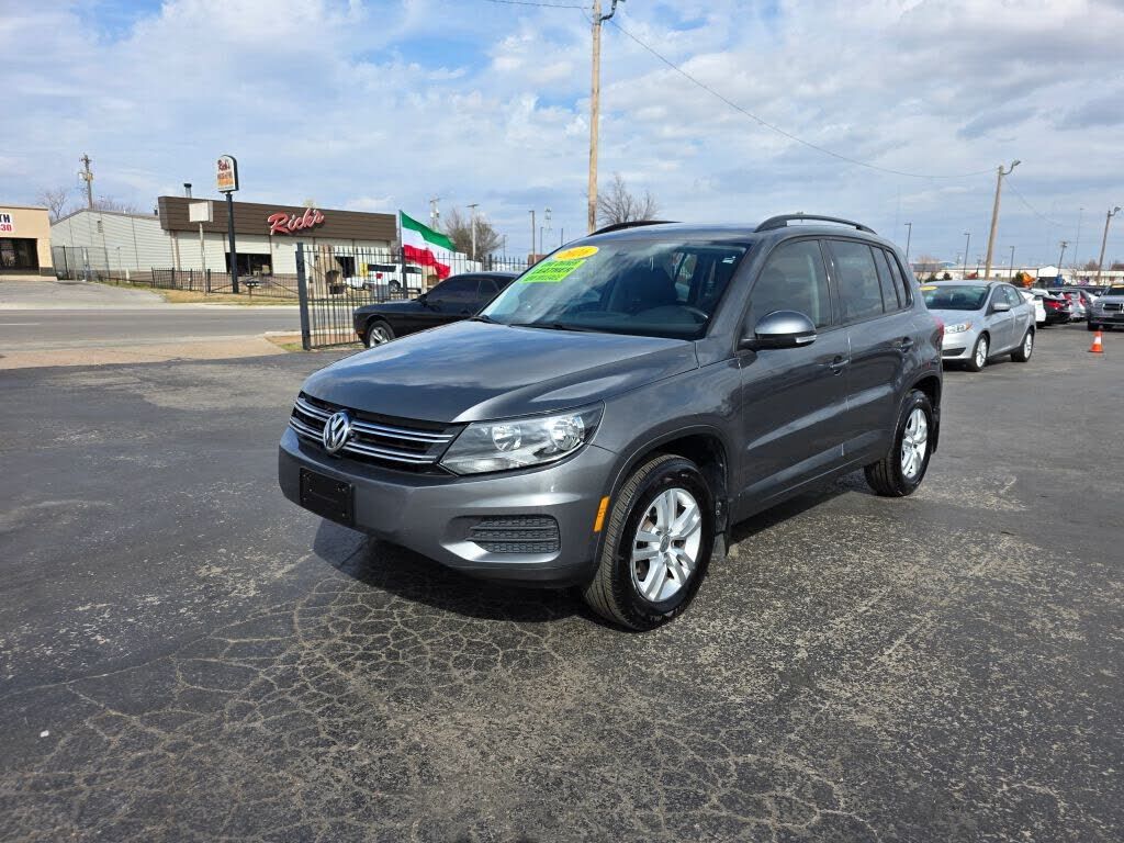 2016 VOLKSWAGEN Tiguan