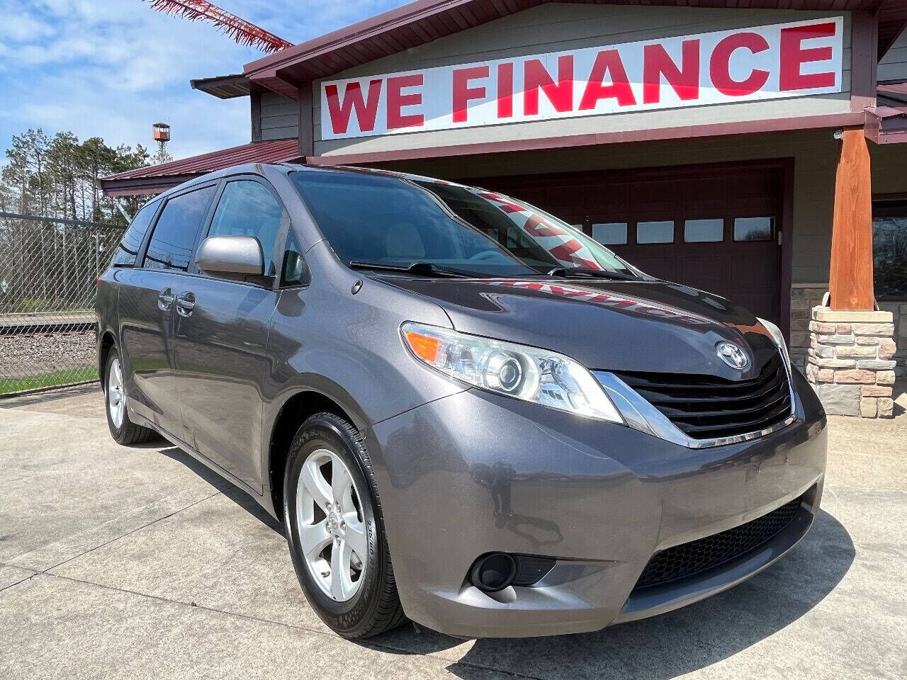 2011 TOYOTA Sienna