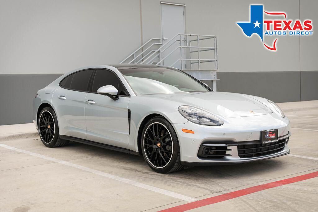 2018 PORSCHE Panamera