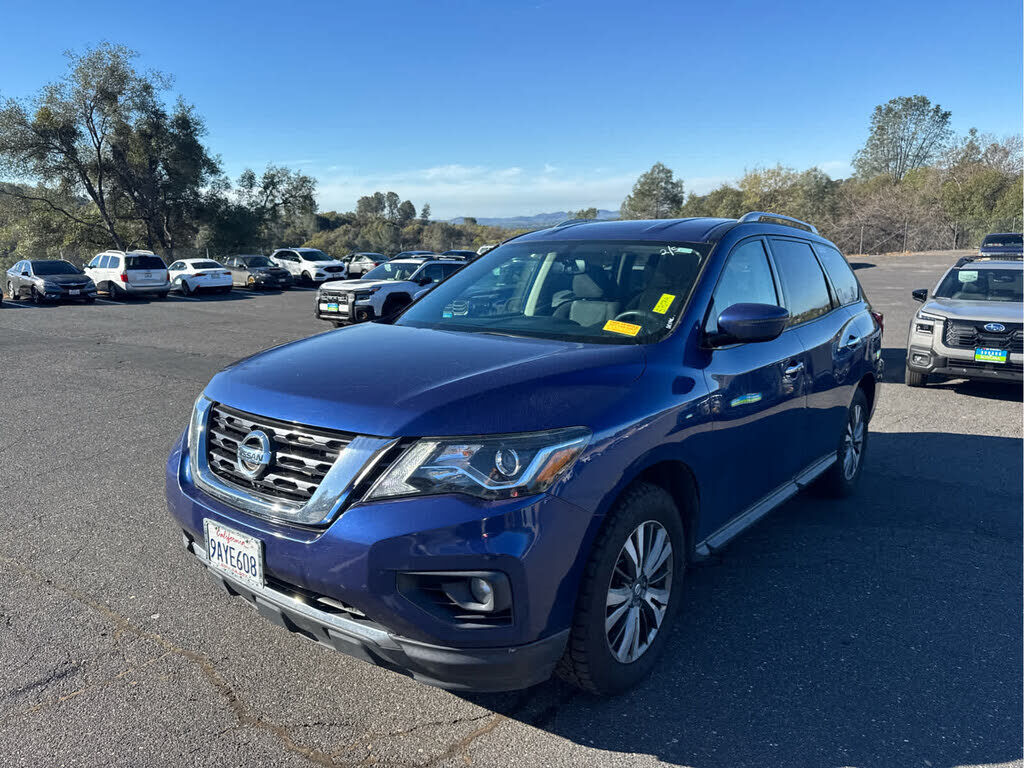 2020 NISSAN Pathfinder