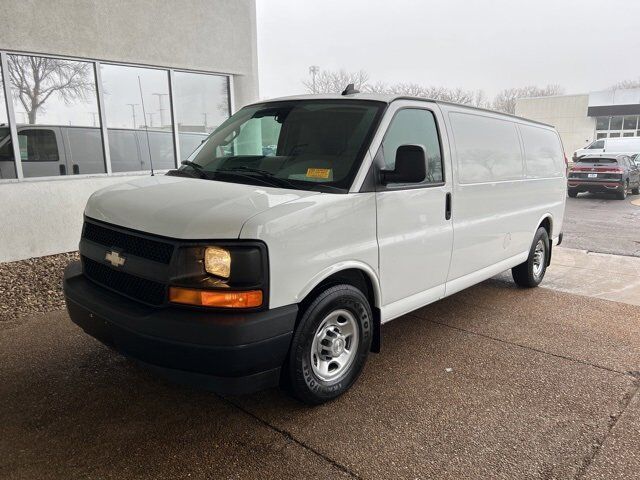 2017 CHEVROLET Express