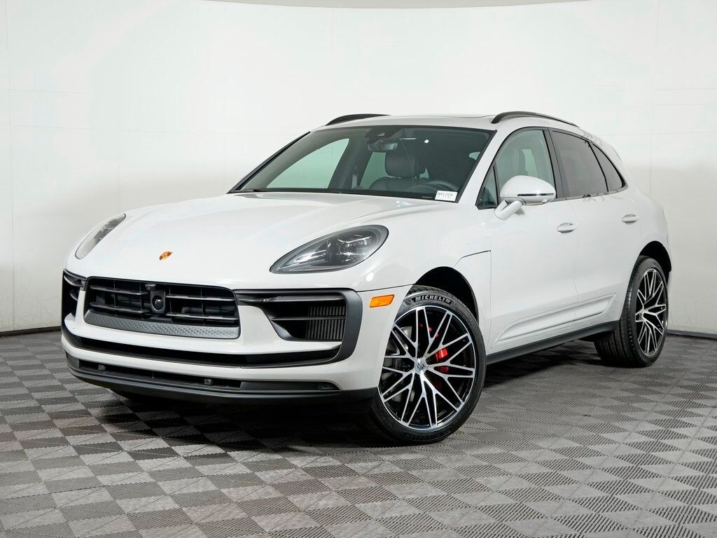 2026 PORSCHE Macan