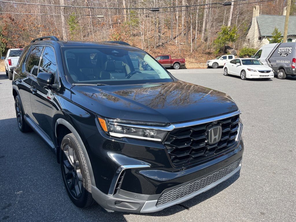 2023 HONDA Pilot