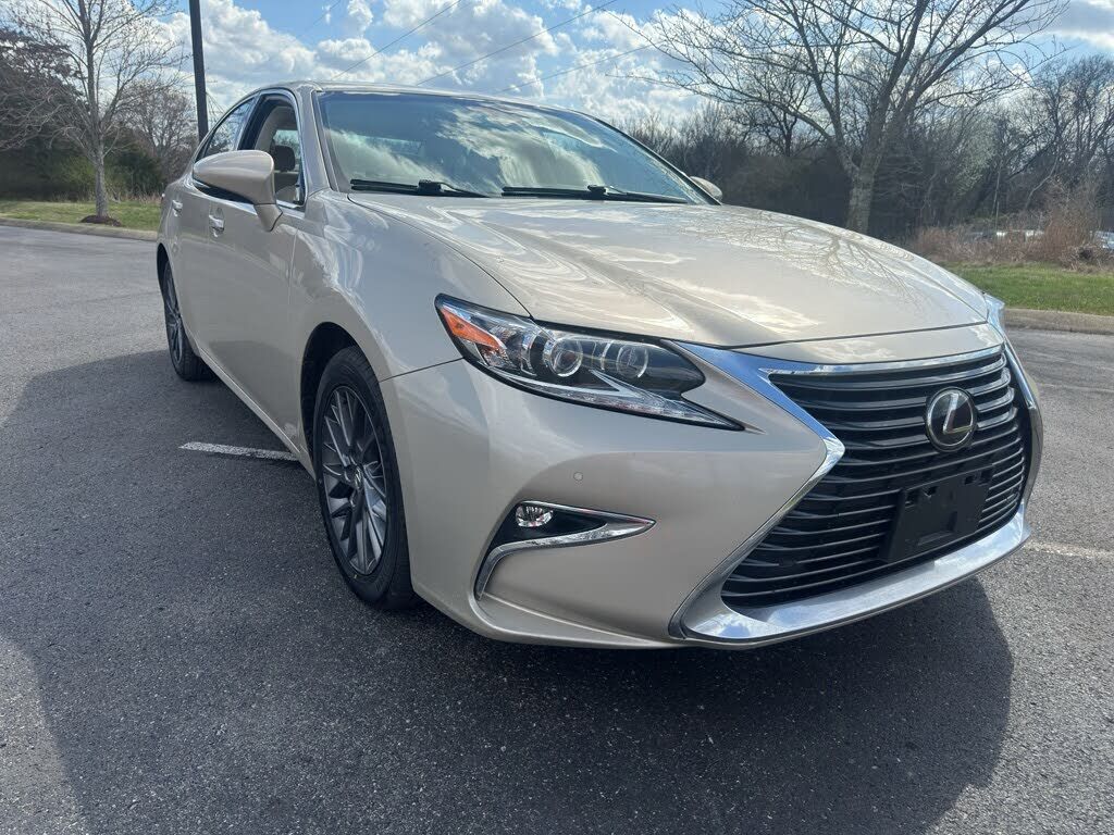 2018 LEXUS ES