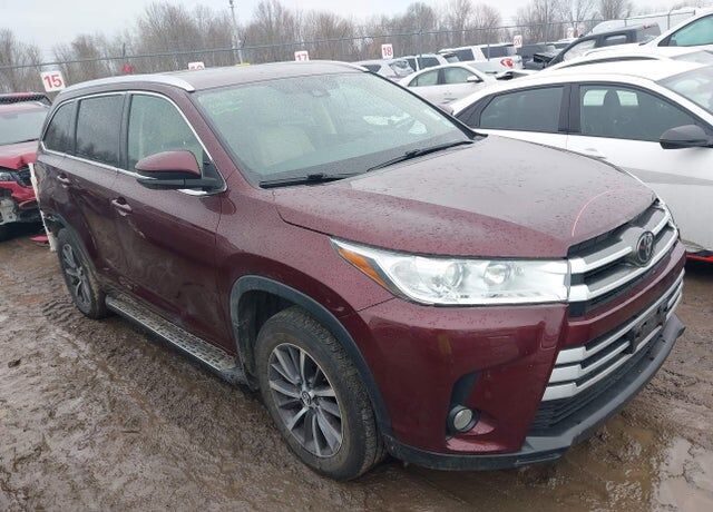 2017 TOYOTA Highlander