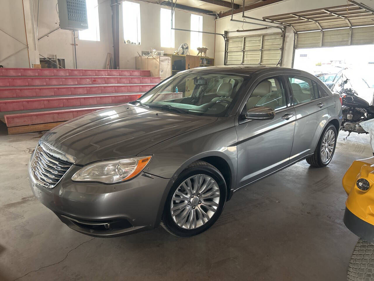 2011 CHRYSLER 200