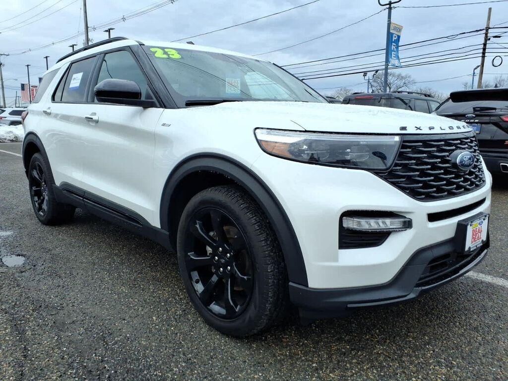 2023 FORD Explorer