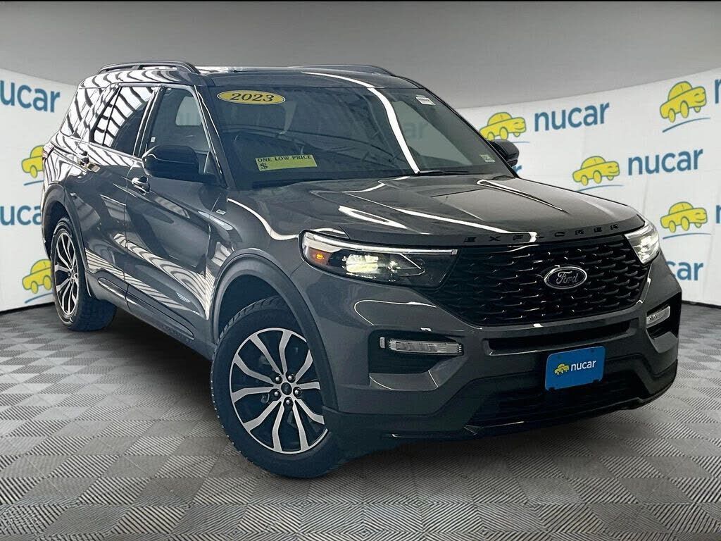 2023 FORD Explorer