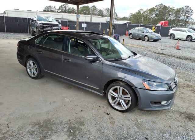 2014 VOLKSWAGEN Passat