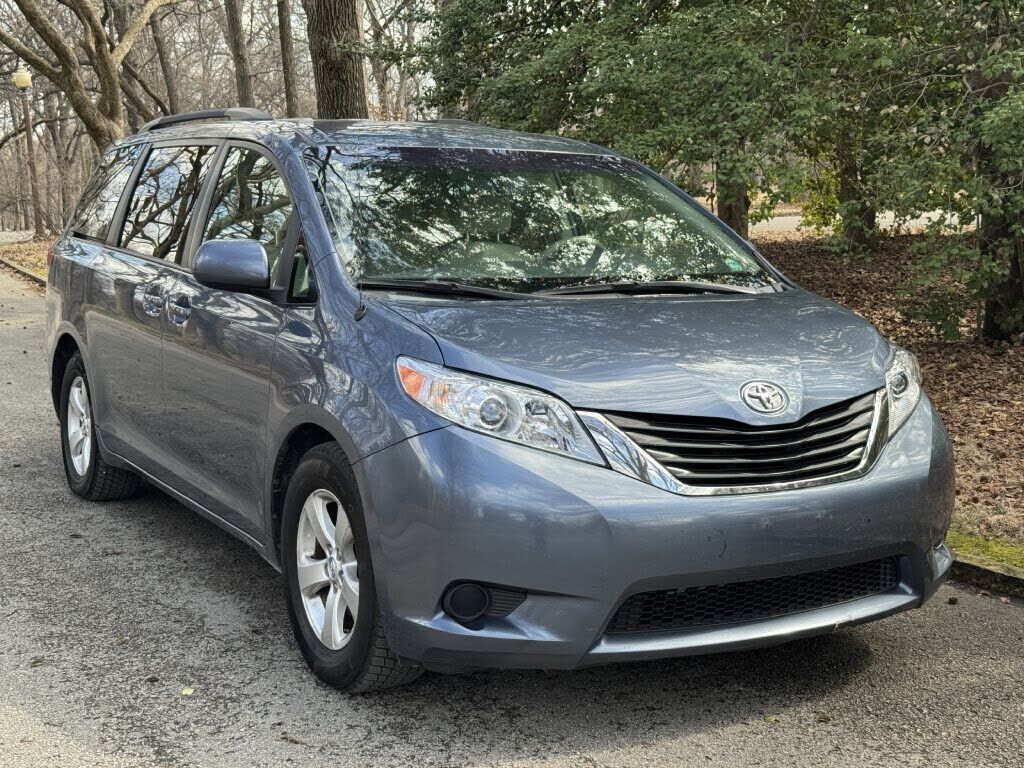 2014 TOYOTA Sienna