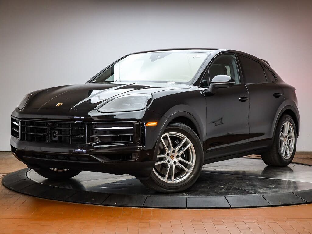 2025 PORSCHE Cayenne