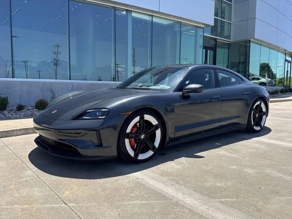 2025 PORSCHE Taycan