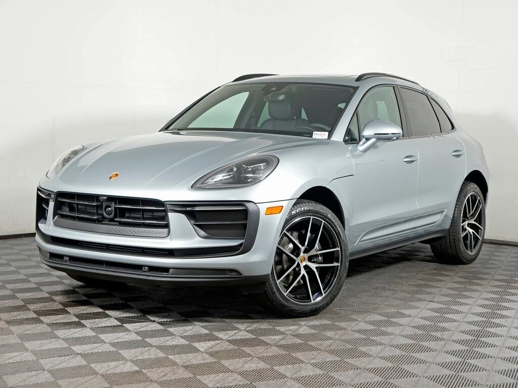 2026 PORSCHE Macan
