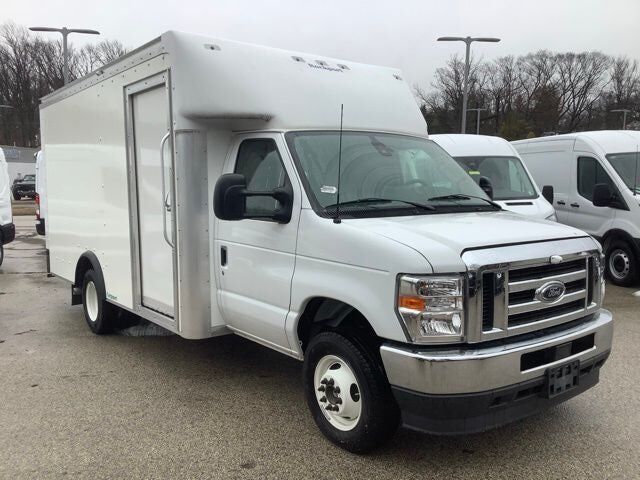 2024 FORD E-350