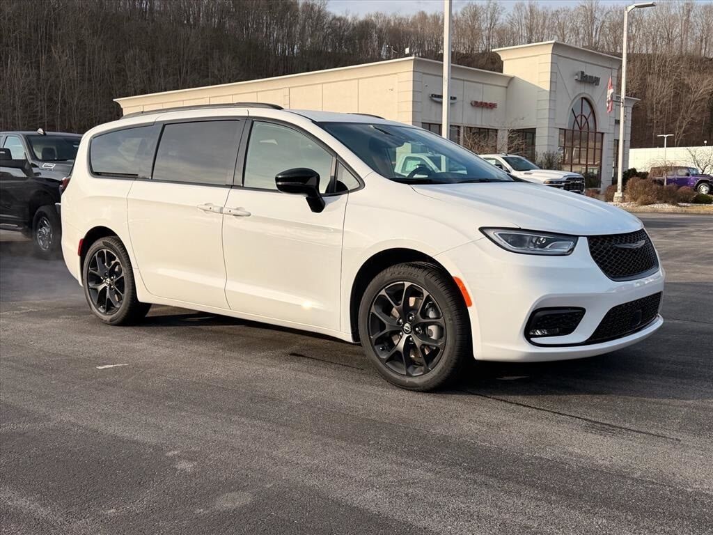 2026 CHRYSLER Pacifica