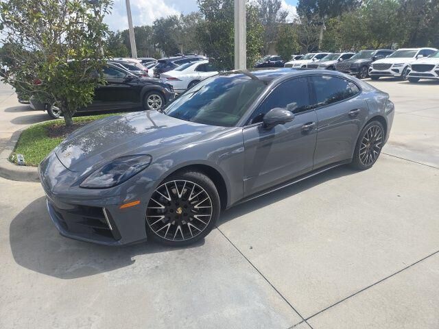 2025 PORSCHE Panamera