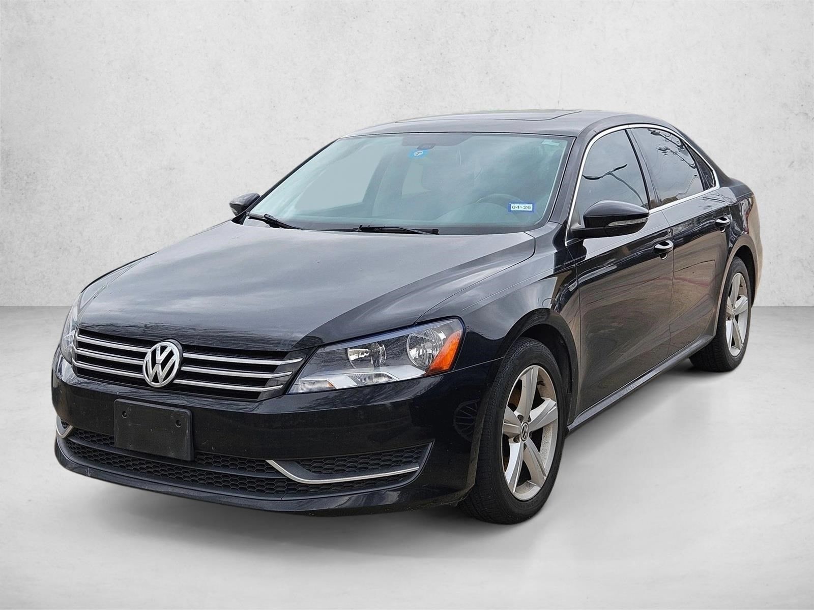 2012 VOLKSWAGEN Passat