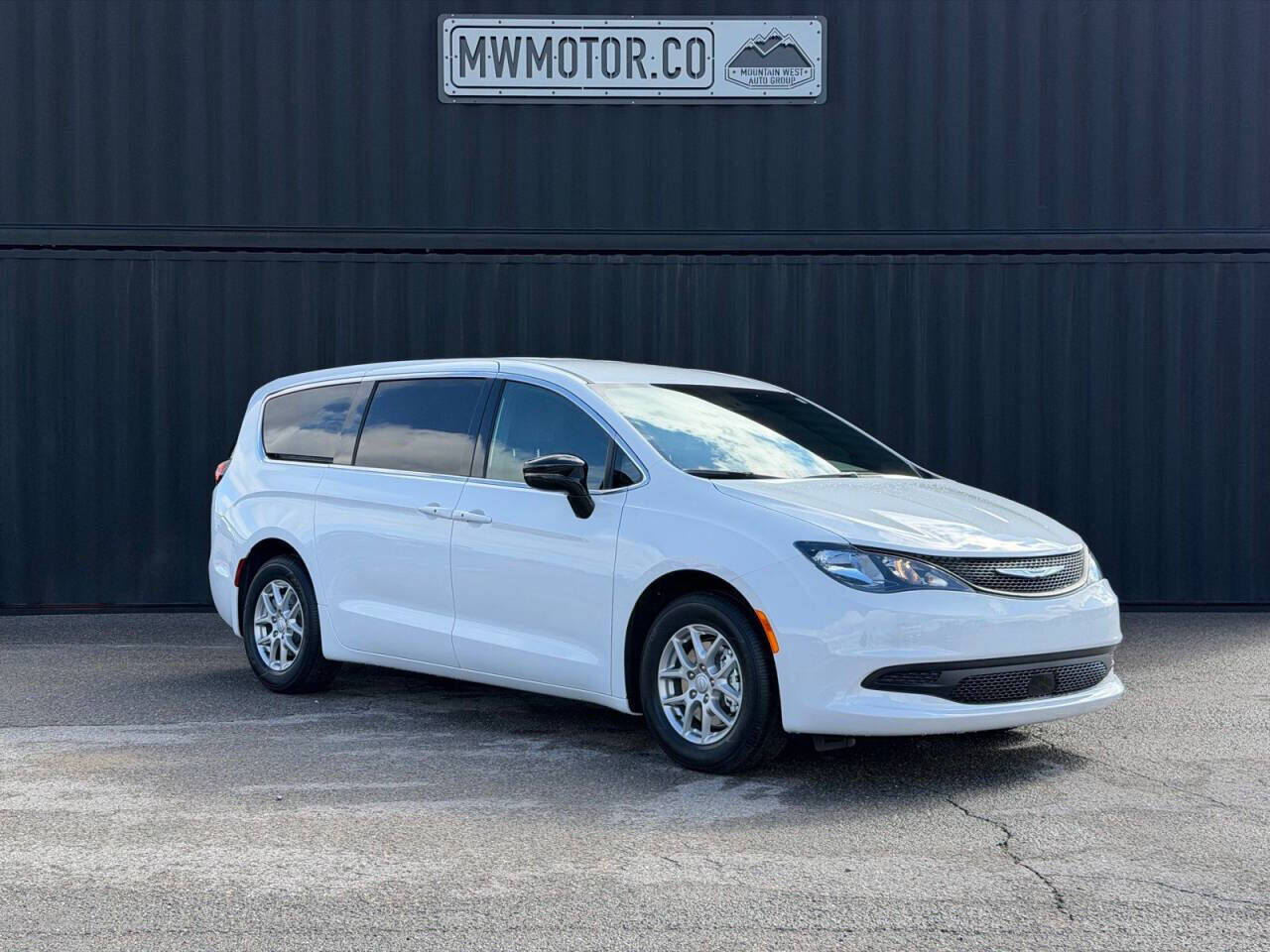 2026 CHRYSLER Voyager