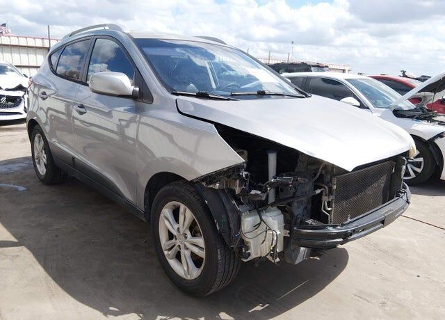 2010 HYUNDAI Tucson