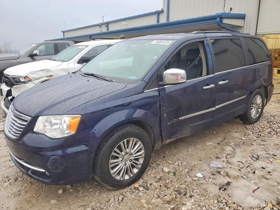 2016 CHRYSLER Town and Country