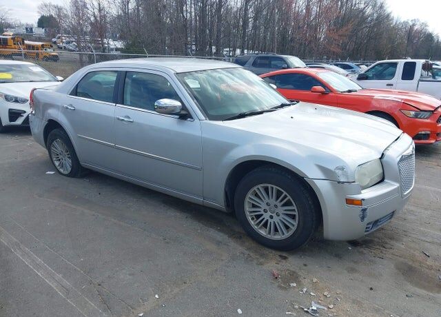 2010 CHRYSLER 300